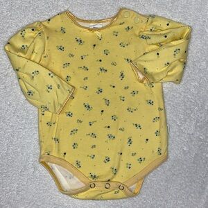 Vintage Lee long sleeve yellow blue flower bodysuit made in USA size 12m